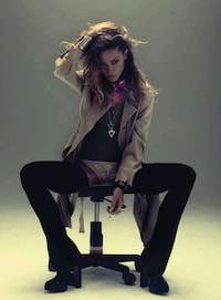 Frizzy Rockstar Tresses Image 2