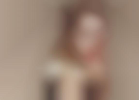 Bewildered Model Shoots