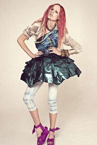 Couture Neck Braces Image 3