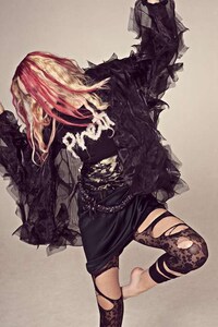 Couture Neck Braces Image 6