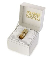 $130,000 Nail Polish Image 2