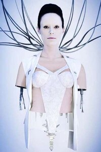 Stylish Sci-Fi Experiments Image 4