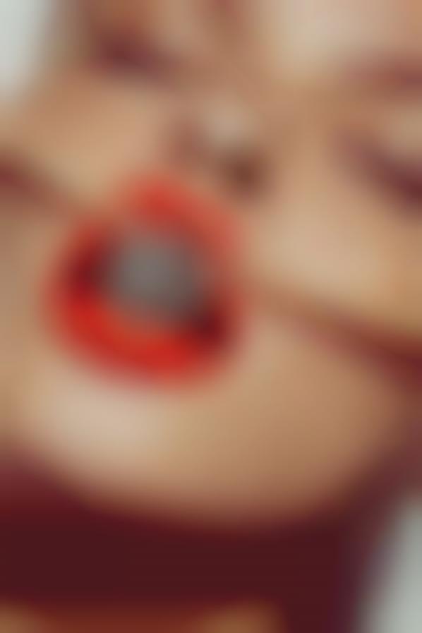 Lip-Central Spreads