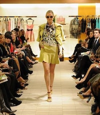 Ladylike Chic Runways Image 3