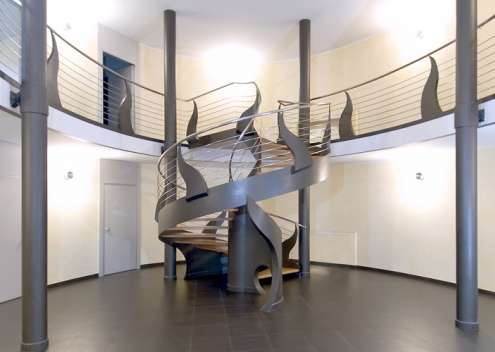 Unique Spiralling Steps