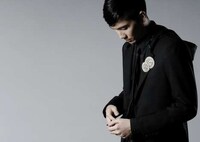 Black-Hooded Shoots Image 3