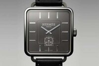 Square-Faced Timepieces Image 4