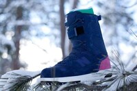 Highlighter-Heeled Snowboard Shoes Image 2
