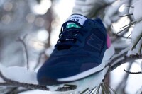 Highlighter-Heeled Snowboard Shoes Image 8
