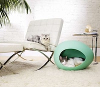 Egg-Shaped Pet Beds Image 2