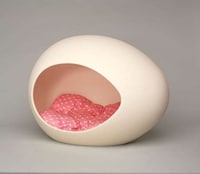 Egg-Shaped Pet Beds Image 8