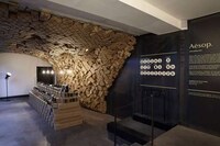Corrugated Cave Displays Image 3