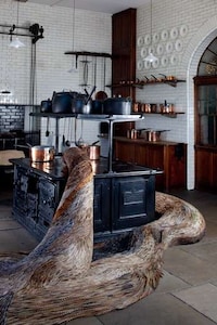 Reincarnated Feather Sculptures Image 4