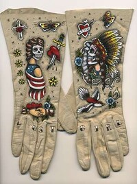 Pirate-Painted Gloves Image 5