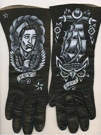 Pirate-Painted Gloves Image 8