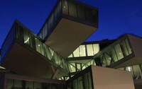 Futuristic Eco Offices Image 4