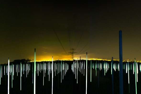 Magnetic Field Powers 1,301 Fluorescent Lights