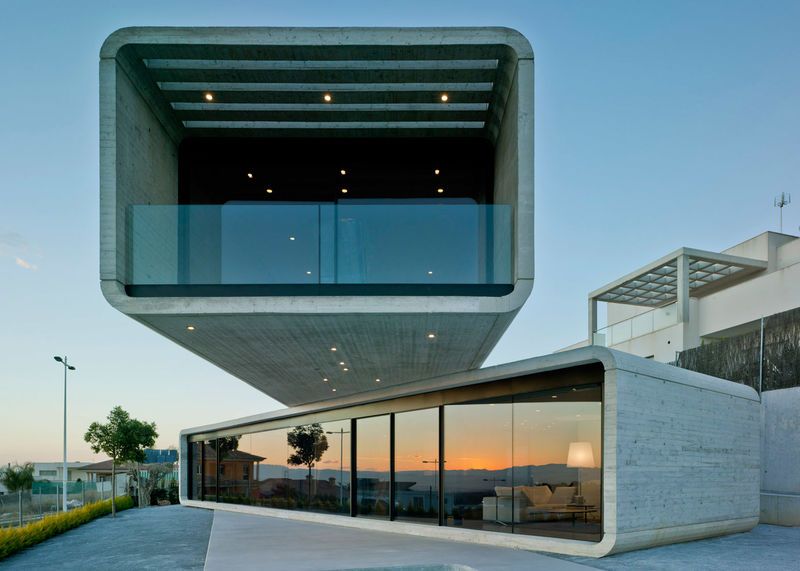 Cantilevered Concrete Homes