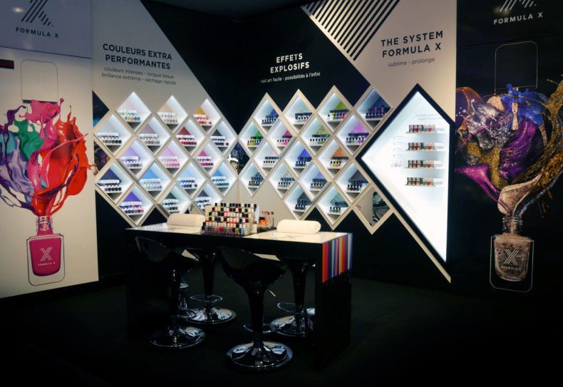 Dynamic Nail Polish Displays