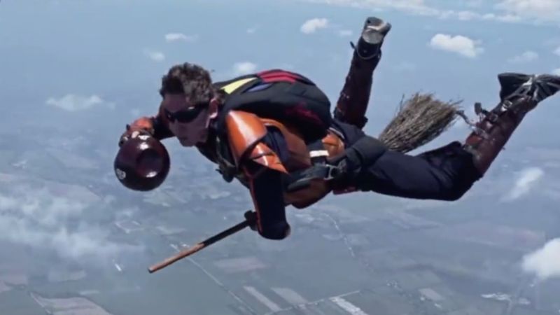 Skydiving Wizard Sports