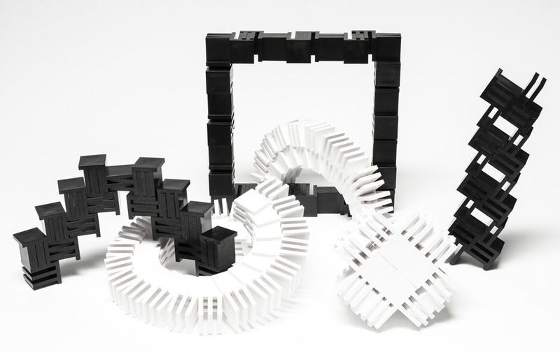 Slot-Connecting Building Blocks