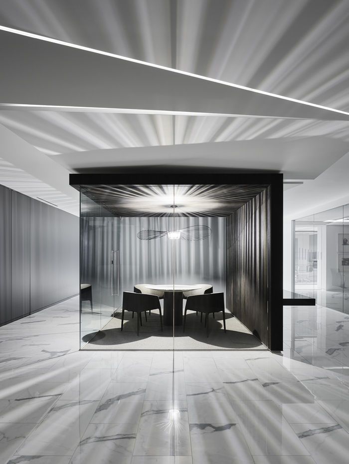 Understated Office Spaces : sophisticated office space