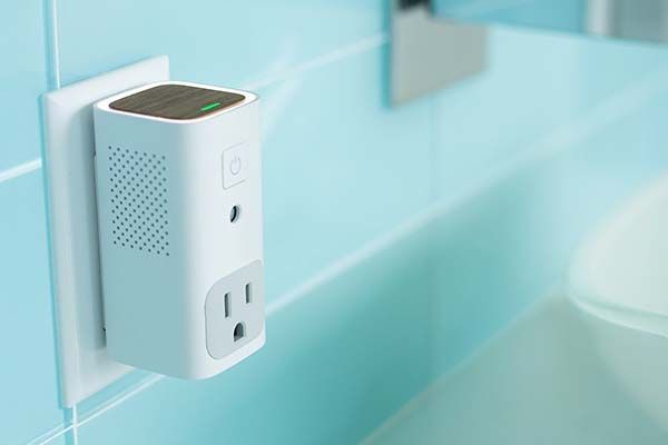 Air-Analyzing Outlet Devices