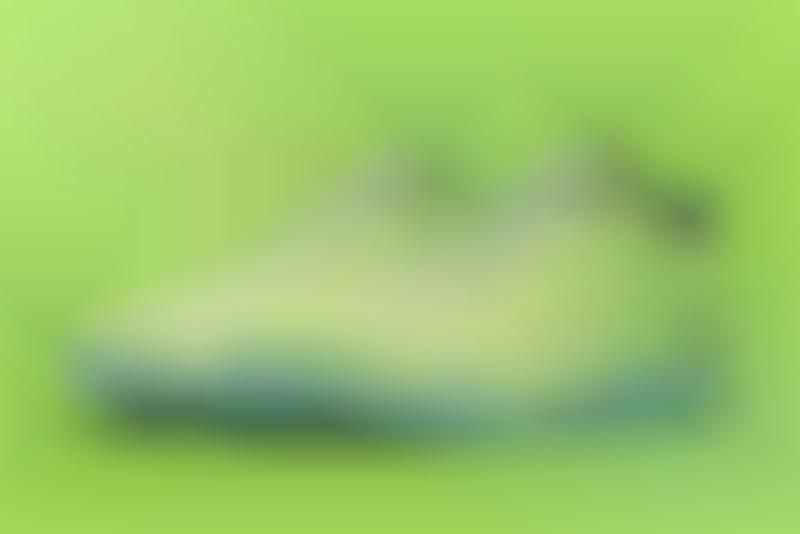Motivatie registreren Wonen Lightweight Neon Green Sneakers : Nike Kobe 11