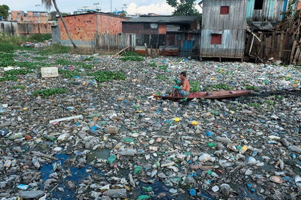 Plastic-Swapping Stores Main Gallery Image