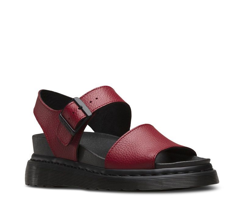 Comfortable 90s-Inspired Sandals