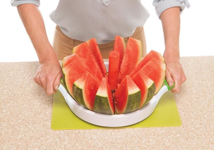 Melon-Segmenting Kitchen Tools