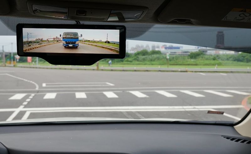 Blindspot-Eliminating Rearview Mirrors