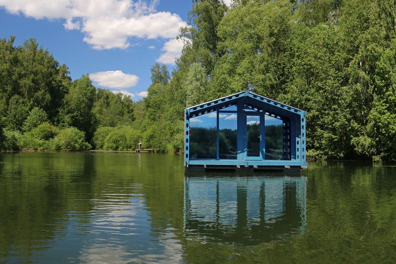 Modular Floating Cabins