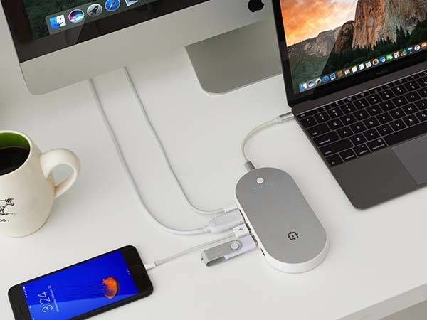 Device-Charging USB Hubs