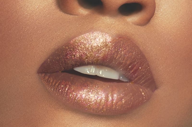 Extended Glitter Lipstick Lines