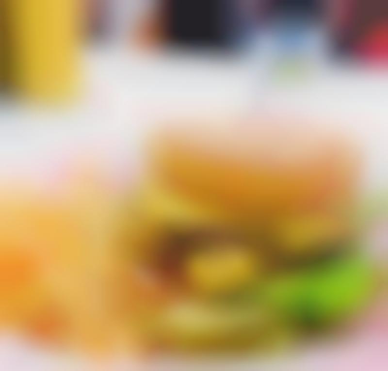 Nostalgic 90s Pop-Up Diners