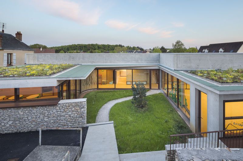 Garden-Topped Elementary Schools