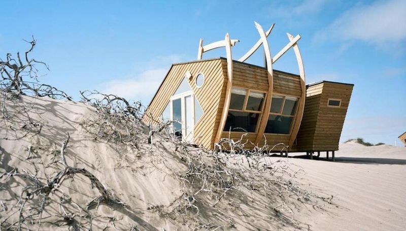 Shipwreck-Inspired Travel Lodges