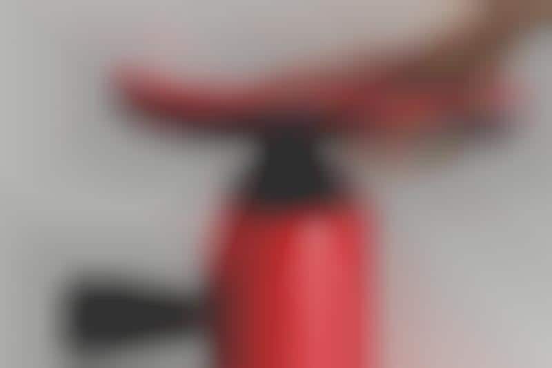 User-Guiding Fire Extinguishers