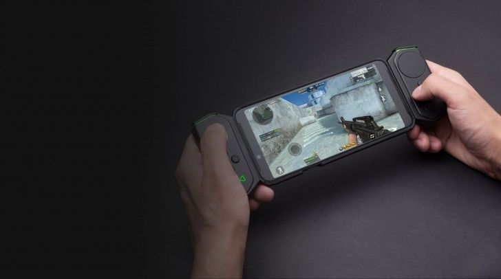 Detachable Controller Smartphones