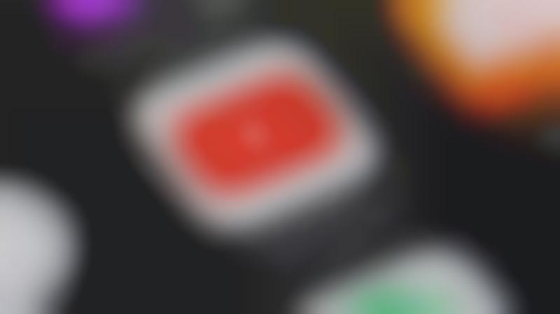 Comment-Hiding Streaming Apps