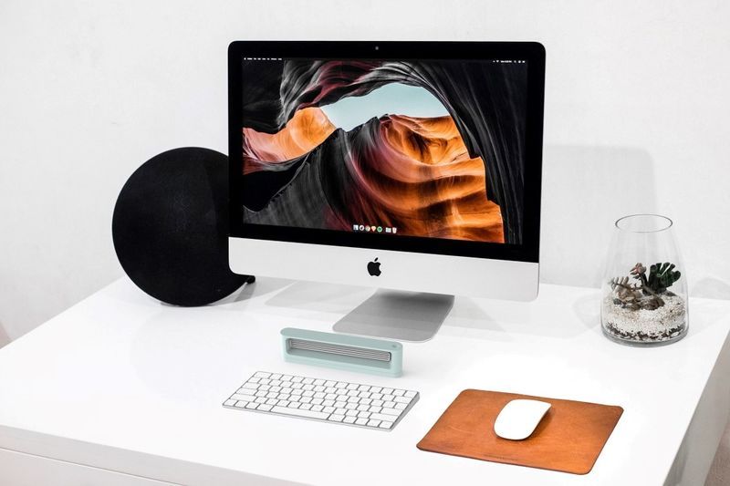 Desktop hand warmer uses focused IR LEDs to beat the chill
