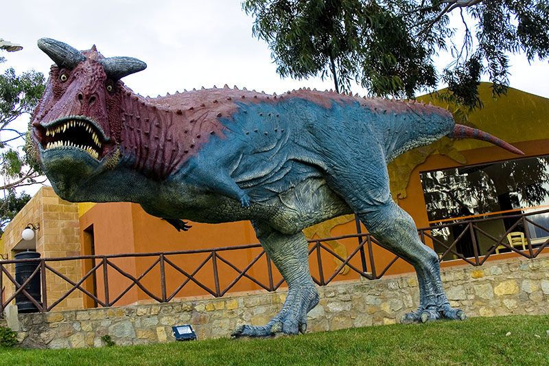 Interactive Dinosaur Amusement Parks