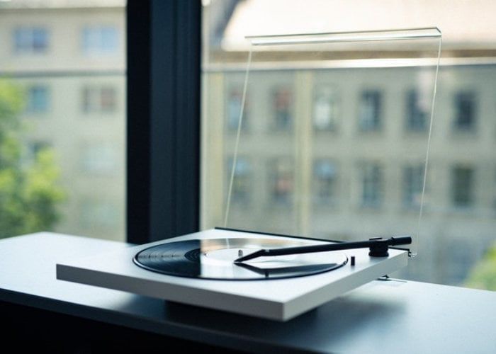 Chic Wire-Free Record Players