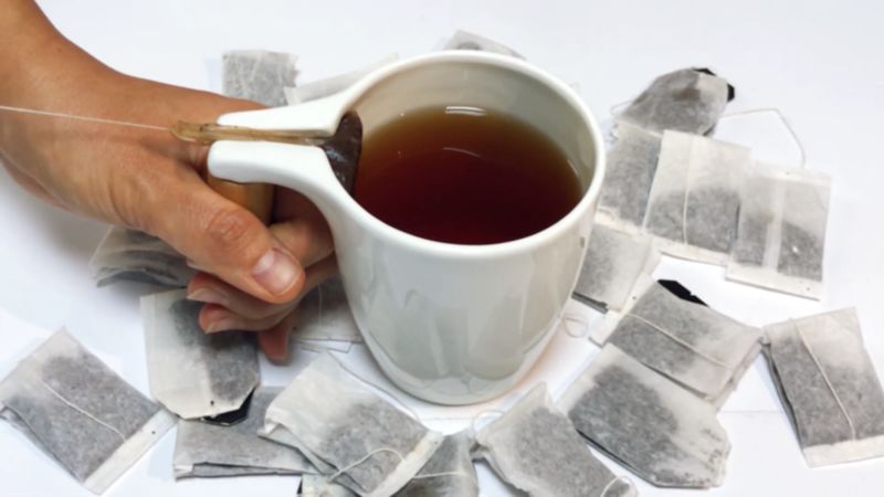 Self-Filtering Teacups