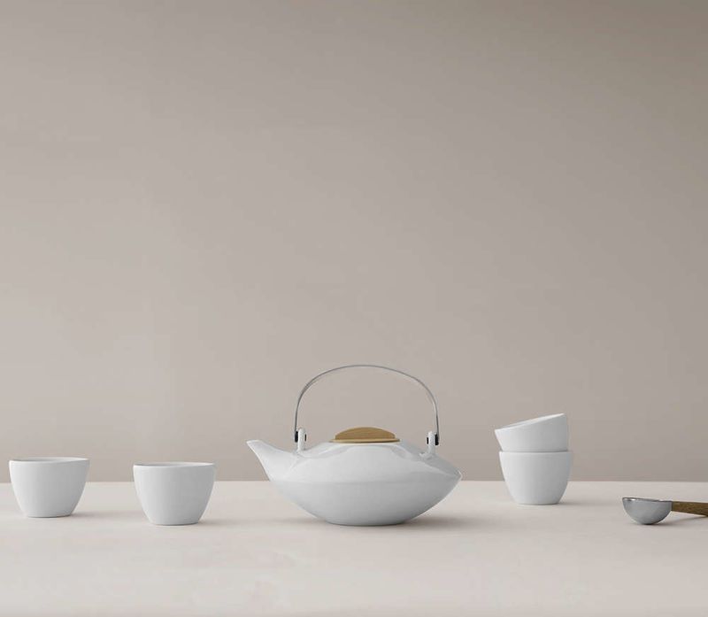 Elegant Minimalist Tea Sets