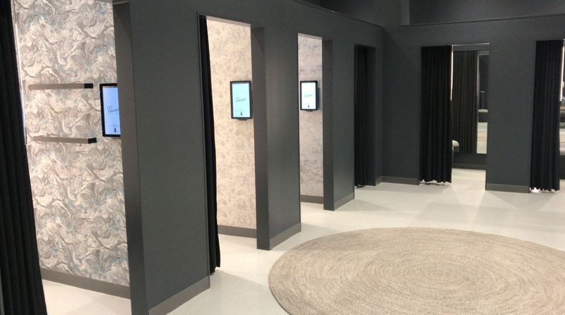 Tech-Enhanced Styling Rooms