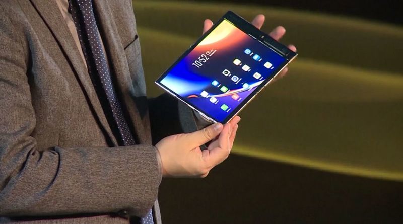 Next-Generation Folding Smartphones : Royole FlexPai 2