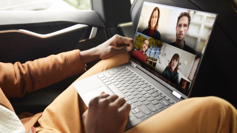 Flexible 5G Connectivity Laptops