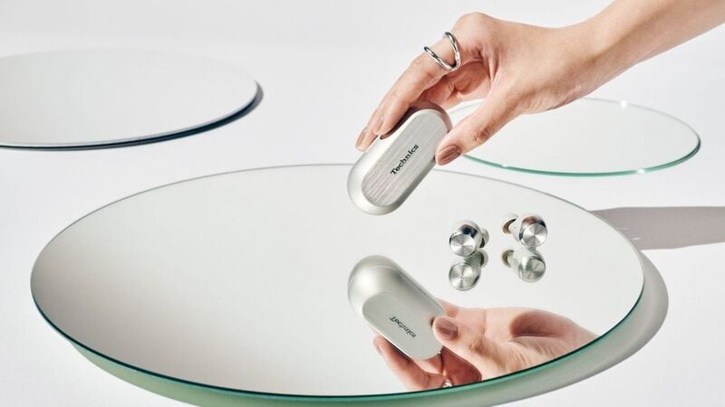 Graphene-Integrated Earbuds